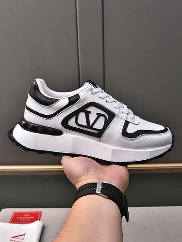 Valentino men's shoes Code: 0305C20 Size: 39-44 (45 customized)