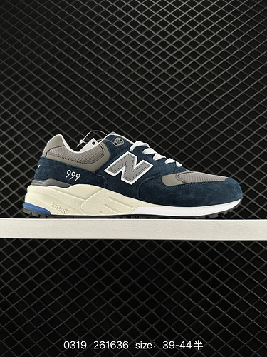 8 The king of jogging shoes returns again with the New Balance ML999 series of low-top classic retro