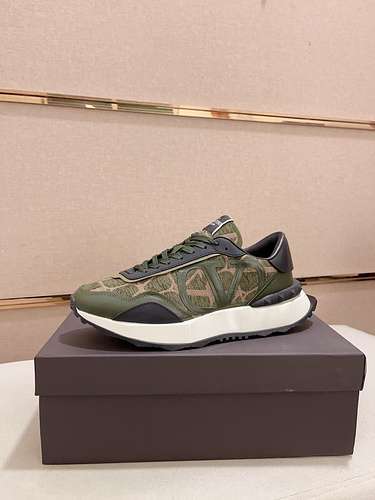 Valentino men's shoes Code: 0313C20 Size: 39-44 (can be customized to 38,45.46.)