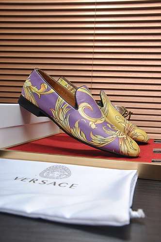 Scarpe uomo Versace Codice 0312B60 Taglia dal 38 al 44 45 e 46 possono essere personalizzate e non p