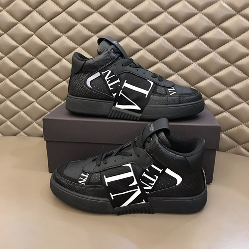 Valentino men's shoes Code: 0304B80 Size: 38-44
