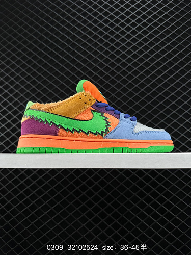 2 Nike SB Zoom Dunk Low sneakers series are classic and versatile casual sports sneakers. The thicke