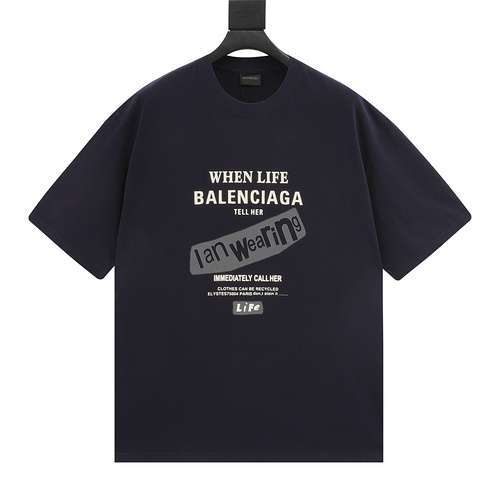 T-shirt a maniche corte con stampa di lettere e slogan del motto BLCG