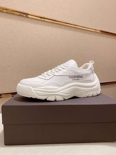 Valentino men's shoes Code: 0313C20 Size: 38--44 (45 can be customized)