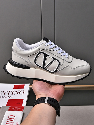 Valentino men's shoes Code: 0305C10 Size: 39-44 (45 customized)