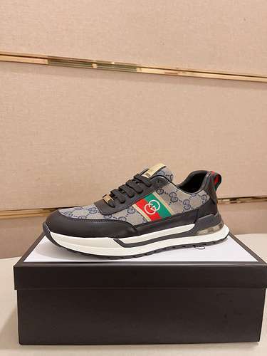 Scarpe uomo GUCCI Codice 0313B40 Taglia 3844