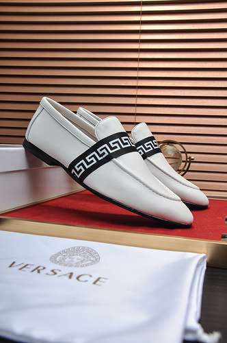 Scarpe uomo Versace Codice 0312B90 Taglia dalla 38 alla 44 45 personalizzabile e non è possibile eff