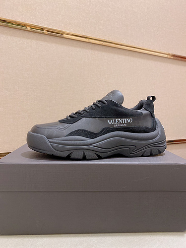 Valentino men's shoes Code: 0313C30 Size: 38--44 (45 can be customized)