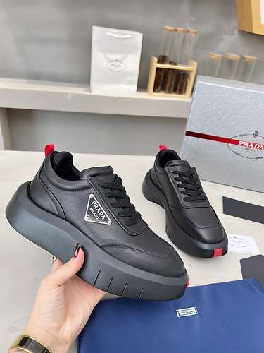 Le scarpe Prada uomo e donna Codice 0309C20 Taglia 3545 45 sono realizzate su misura e non possono e