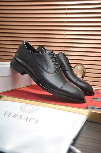 Scarpe uomo Versace Codice 0312B80 Taglia dal 38 al 44 45 e 46 possono essere personalizzate e non p