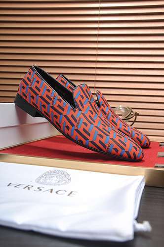 Scarpe uomo Versace Codice 0312B60 Taglia dal 38 al 44 45 e 46 possono essere personalizzate e non p