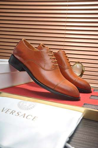 Scarpe uomo Versace Codice 0312B80 Taglia dal 38 al 44 45 e 46 possono essere personalizzate e non p