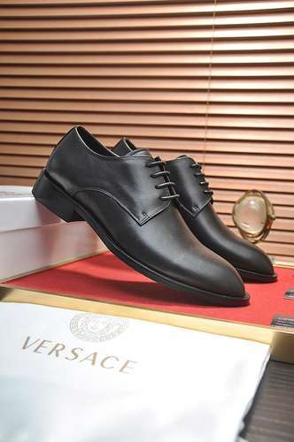 Scarpe uomo Versace Codice 0312B80 Taglia dal 38 al 44 45 e 46 possono essere personalizzate e non p