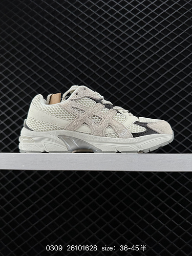 4 ASICS 3 X HAL STUDIOS joint model is made of mesh and leather, which is retro and layered. The mes