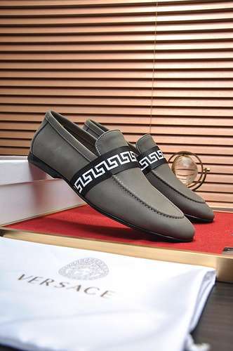 Scarpe uomo Versace Codice 0312B90 Taglia dalla 38 alla 44 45 personalizzabile e non è possibile eff