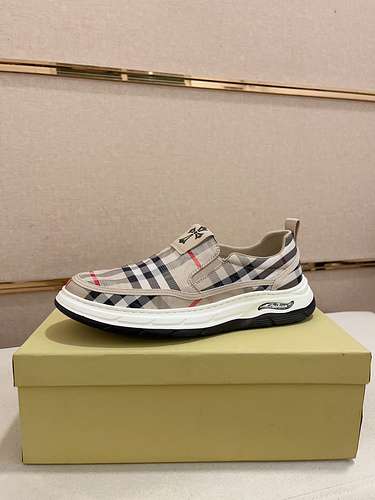 Scarpe uomo Burberry Codice 0314B30 Taglia 3844