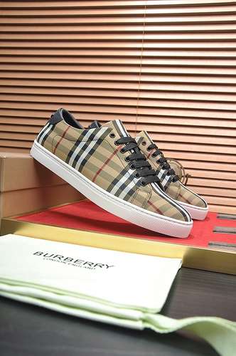 Scarpe uomo Burberry Codice 0312B40 Taglia dalla 38 alla 44 45 personalizzata