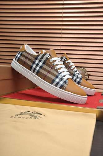 Scarpe uomo Burberry Codice 0312B40 Taglia dalla 38 alla 44 45 personalizzata