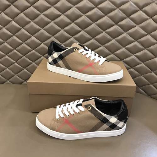 Scarpe Uomo Burberry Codice 0321B20 Taglia 3844