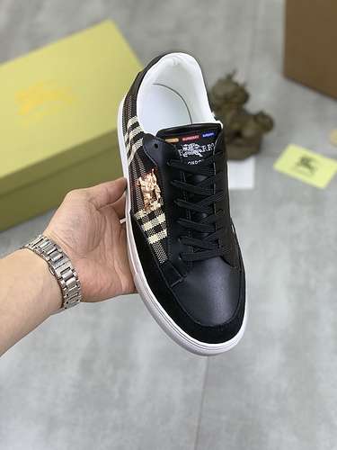 Scarpe uomo Burberry Codice 0307B30 Taglia 3844