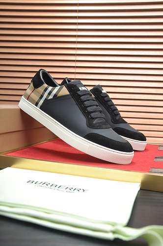 Scarpe uomo Burberry Codice 0312B60 Taglia dalla 38 alla 44 45 personalizzata