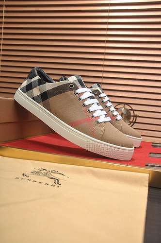 Scarpe uomo Burberry Codice 0312B40 Taglia dalla 38 alla 44 45 personalizzata