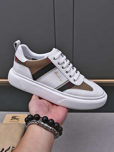 Scarpe uomo Burberry Codice 0227B70 Taglia 3844 45 personalizzabili