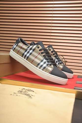 Scarpe uomo Burberry Codice 0312B40 Taglia dalla 38 alla 44 45 personalizzata