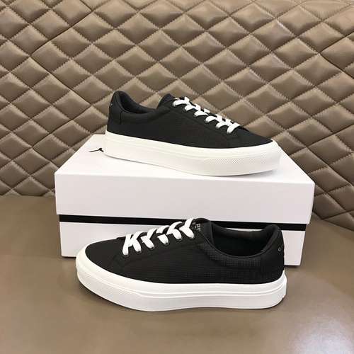 Scarpe uomo Givenchy Codice 0321B40 Taglia 3844