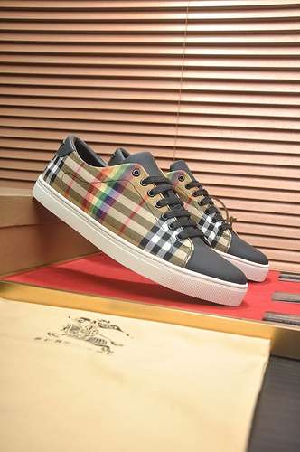 Scarpe uomo Burberry Codice 0312B40 Taglia dalla 38 alla 44 45 personalizzata