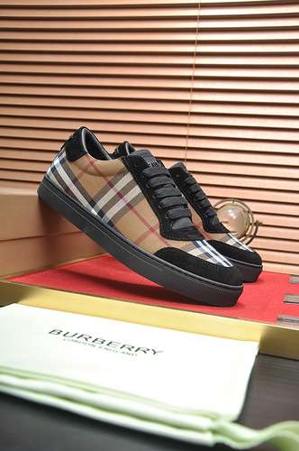 Scarpe uomo Burberry Codice 0312B60 Taglia dalla 38 alla 44 45 personalizzata