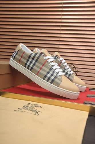 Scarpe uomo Burberry Codice 0312B40 Taglia dalla 38 alla 44 45 personalizzata