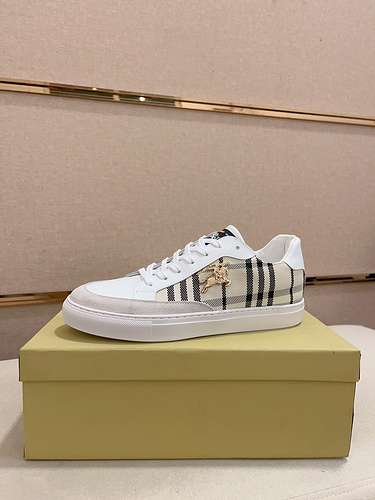 Scarpe uomo Burberry Codice 0228B30 Taglia 3844 45 personalizzabili