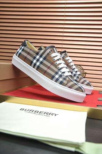 Scarpe uomo Burberry Codice 0312B40 Taglia dalla 38 alla 44 45 personalizzata