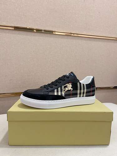 Scarpe uomo Burberry Codice 0228B30 Taglia 3844 45 personalizzabili