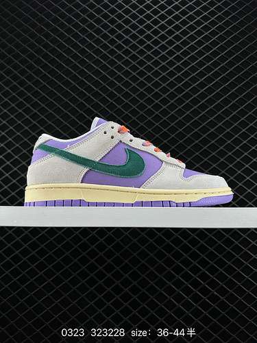 4 Nike NIke Dunk Low Sneakers Retro Skateboard Shoes Classic Sneakers. Made of natural leather, it i