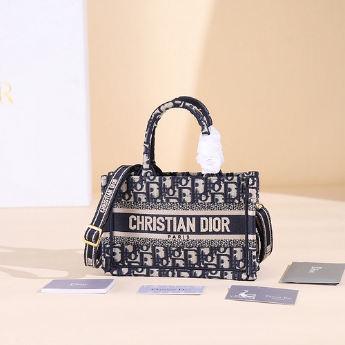 Handbag D's women's bag D's crossbody bag Made of imported original cowhide High-end quality Deliver