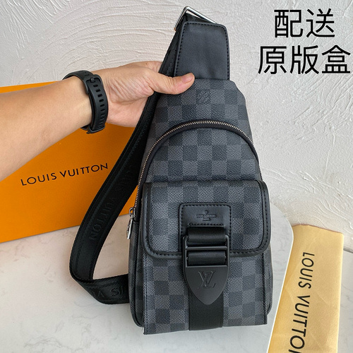 LL men's chest bag, made of imported original cowhide, high-end quality, delivery gift bag invoice, 