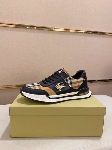 Scarpe uomo Burberry Codice 0324B40 Taglia 3844