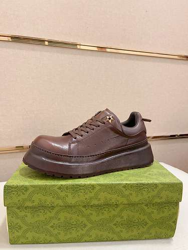 Scarpe uomo GUCCI Codice 0327C70 Taglia 3746