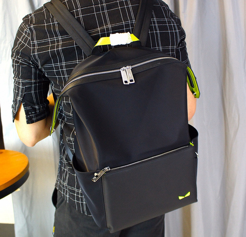 FD Fen men's bag FD Fen backpack FD Fen crossbody bag Made of imported original single cowhide High-