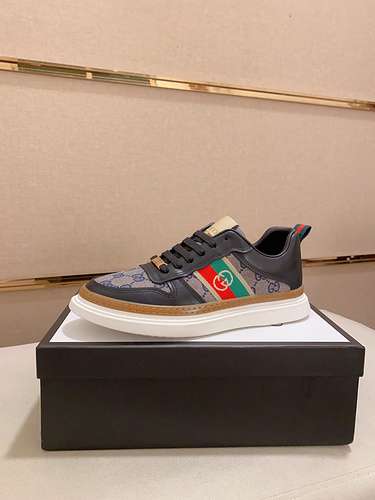 Scarpe uomo GUCCI Codice 0324B40 Taglia 3844