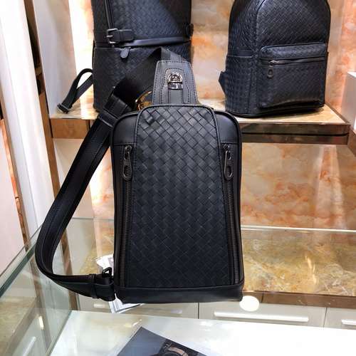 BV men's special chest bag, made of imported top original leather, high-end replica version, deliver