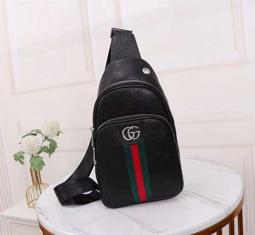 Chest bag GG men's bag GG crossbody bag Made of imported original cowhide High-end quality Delivery 