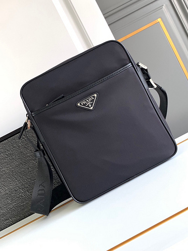 P men's special crossbody bag, made of imported original cowhide, high-end quality, delivery gift ba