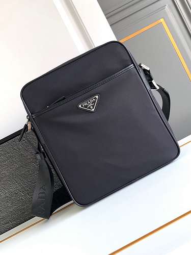 P men's special crossbody bag, made of imported original cowhide, high-end quality, delivery gift ba