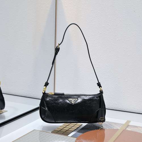 Underarm bag Pu@da women's bag Pu@da shoulder bag Made of imported original cowhide, high-end qualit