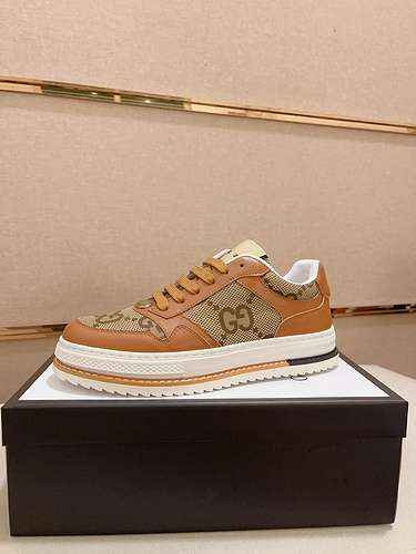 Scarpe uomo GUCCI Codice 0327B40 Taglia 3844