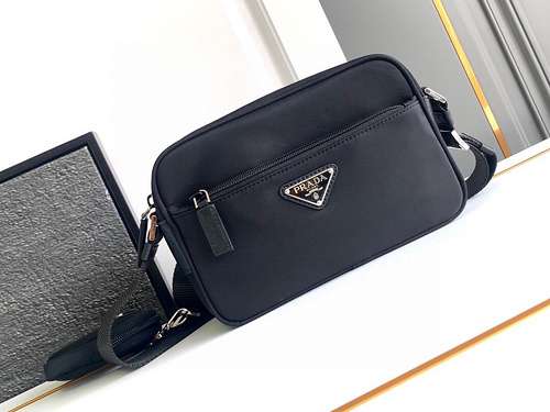 P men's special crossbody bag, made of imported original cowhide, high-end quality, delivery gift ba