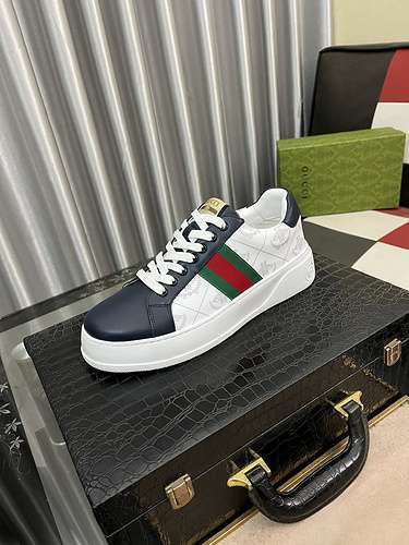 Scarpe uomo GUCCI Codice 0331B40 Taglia 3844